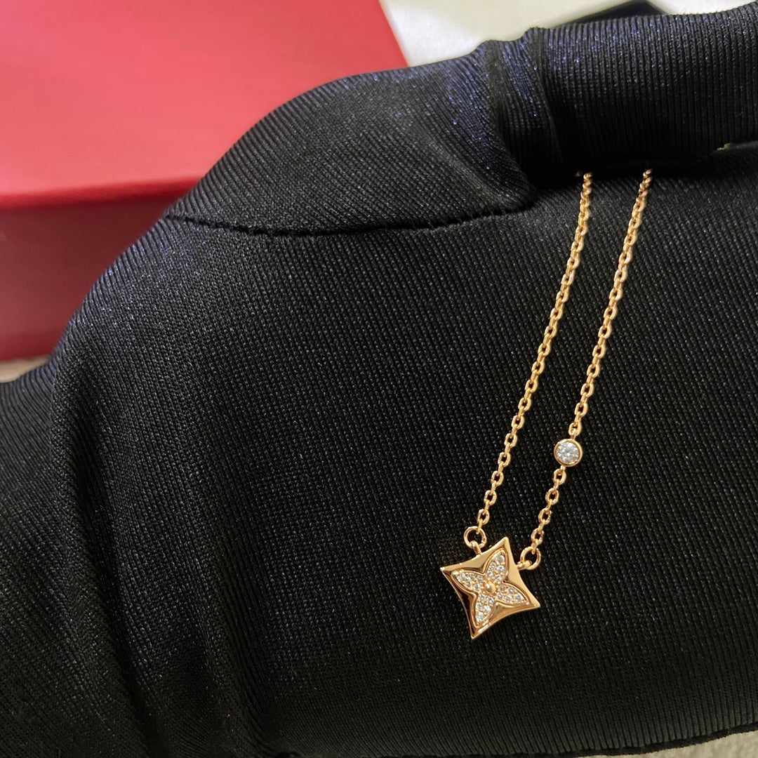 Blooming Star Necklace