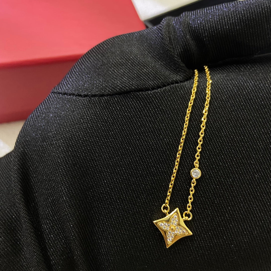 Blooming Star Necklace