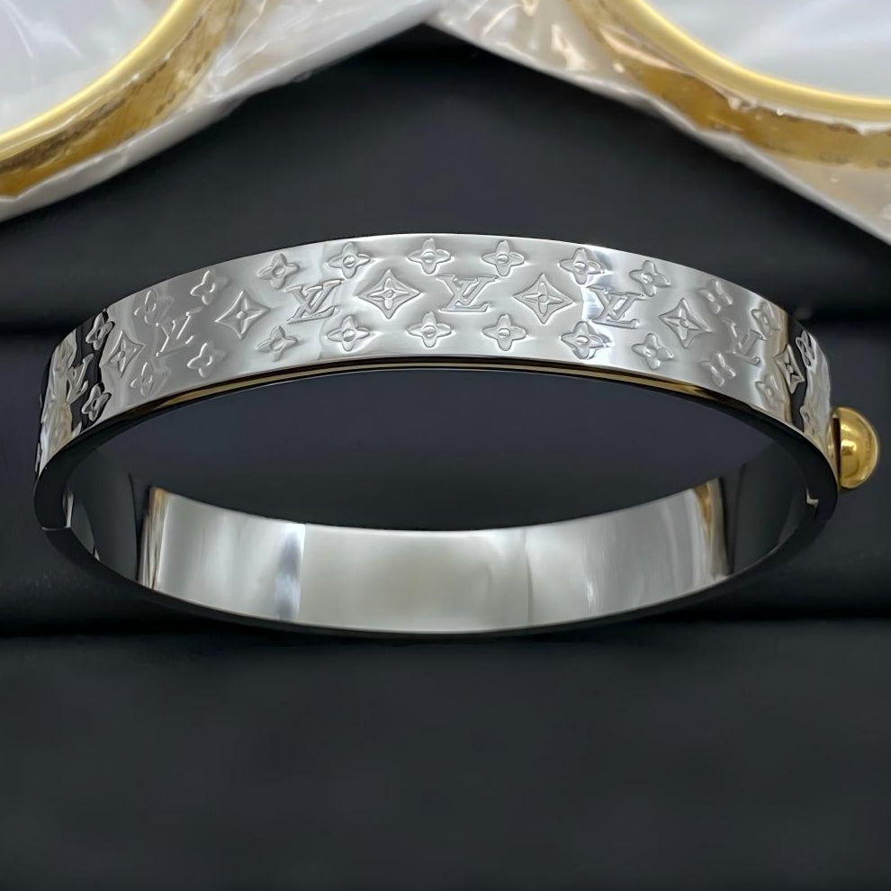 Grand lavish Band